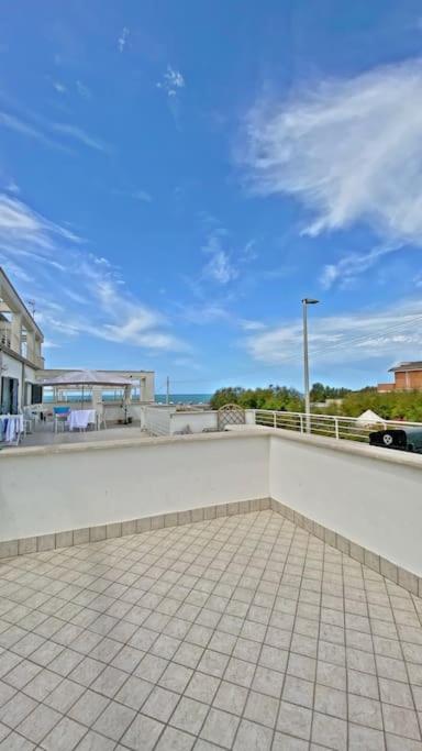 Atabey Appartamento Sul Mare Focene Bagian luar foto